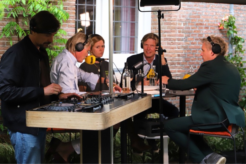 BNR Nieuwsradio broadcasting live
